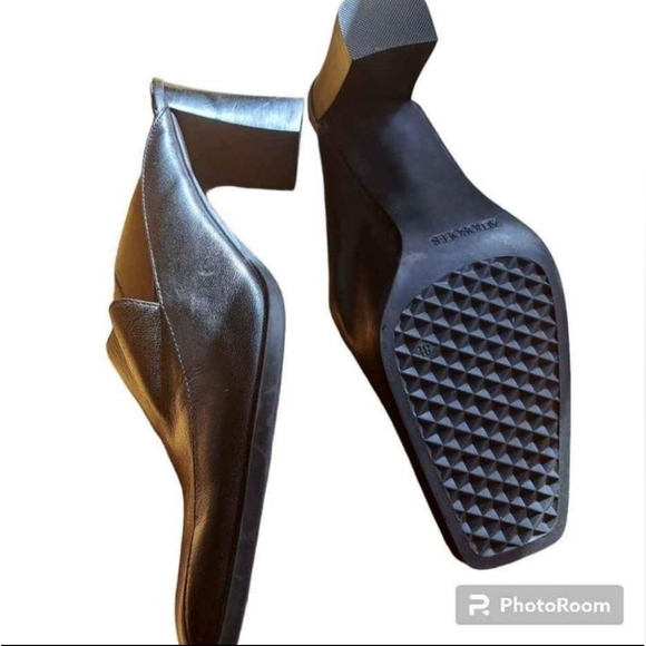 Black Aerosoles Chunky Heal Mules - Picture 3 of 6